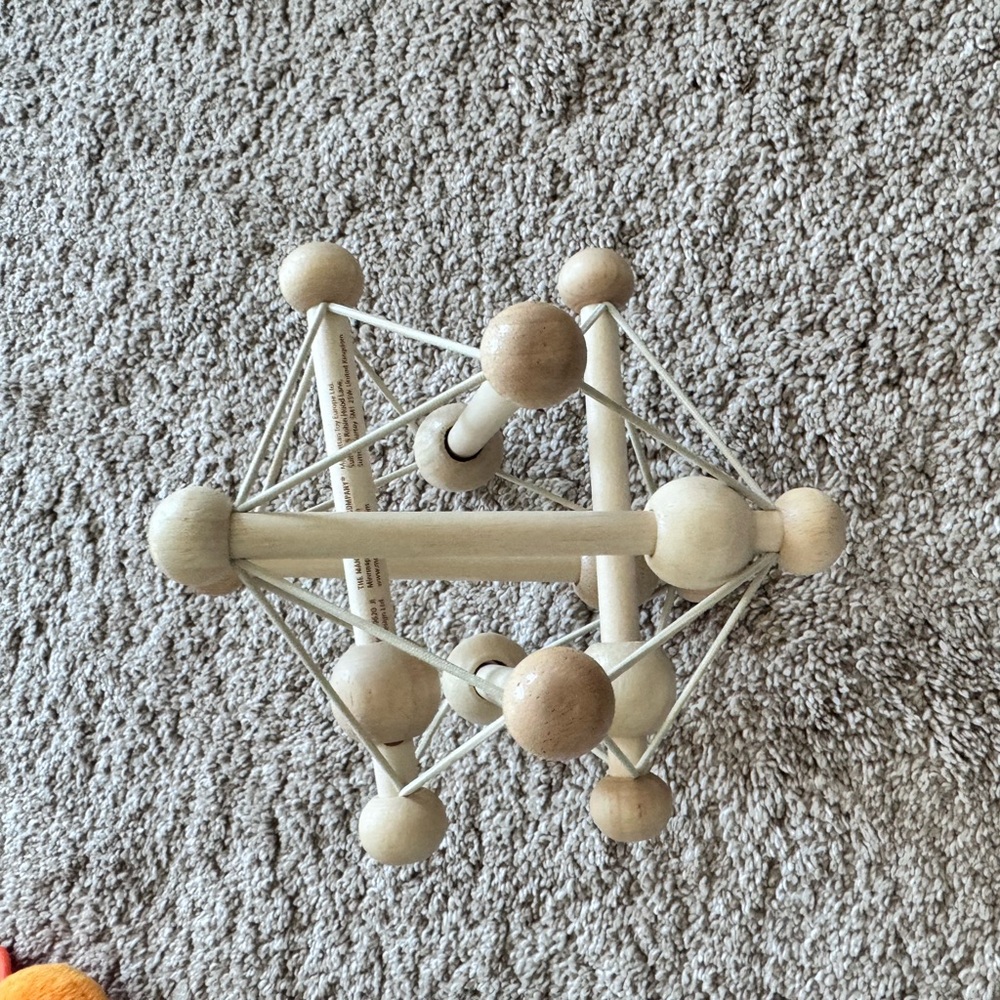 Manhattan toy: Skwish Natural Rattle and Teether Grasping Activity Toy